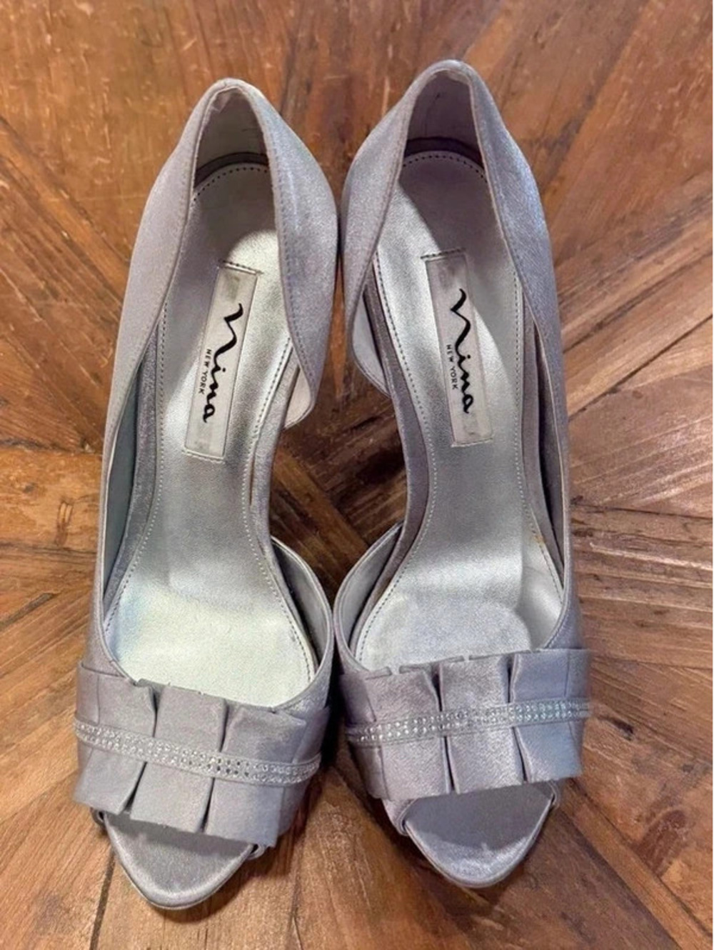 Nina New York Silver Satin Peep Toe Heels 7.5M Rhinestone Bow D’Orsay Pumps
